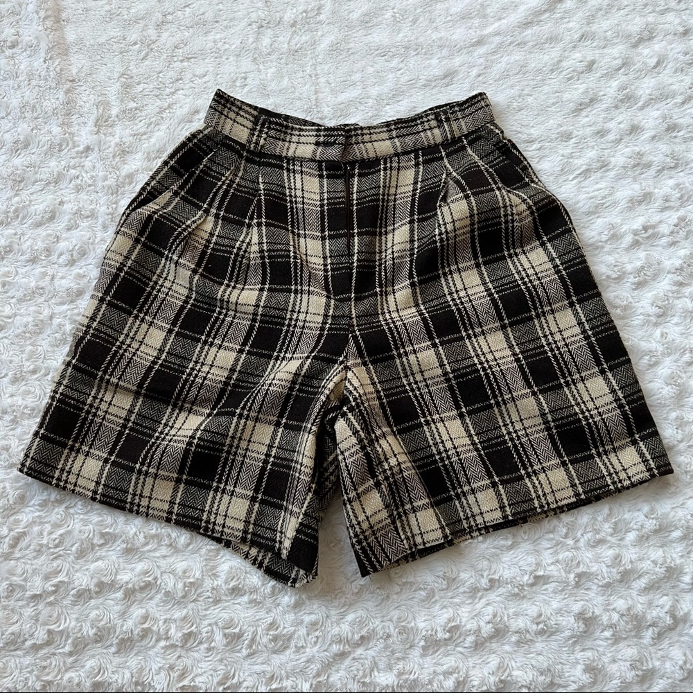 PETITE SOPHISTICATE & CO. High Waisted Pleated Vintage Short